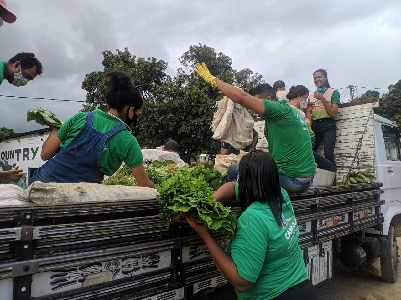 Camacã: Famílias carentes de Leoventura e Jacareci são comtempladas com alimentos do PAA e CONAB